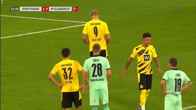 Sự kết hợp hoàn hảo, Sancho - Haaland phản công thần tốc sút tung lưới Gladbach - Bóng Đá