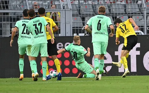 Sự kết hợp hoàn hảo, Sancho - Haaland phản công thần tốc sút tung lưới Gladbach - Bóng Đá