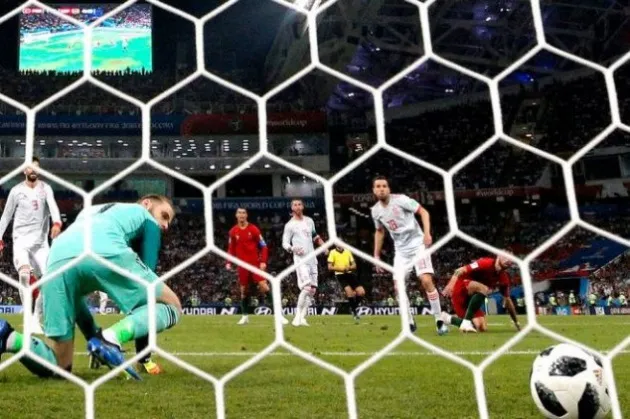 De Gea giải thích lý do không thể ngăn bàn thắng thứ 2 của Ronaldo - Bóng Đá
