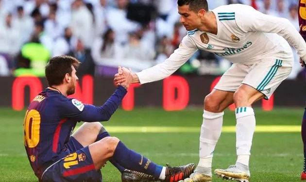  Ronaldo: Alo, Messi anh đang ở đâu? - Bóng Đá