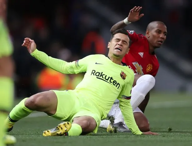 Khán giả Old Trafford chào đón Coutinho ra sao giữa tin đồn chuyển nhượng? - Bóng Đá