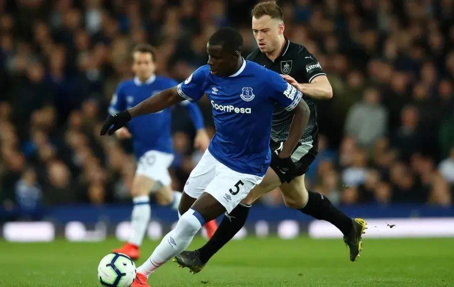 KURT ZOUMA ON CENTRE-BACK COMPETITIVENESS AND HIS IMPROVEMENT AT EVERTON - Bóng Đá