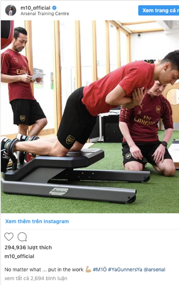 Ozil gủi tin nhắn khó hiểu đến Emery trên Instagram - Bóng Đá