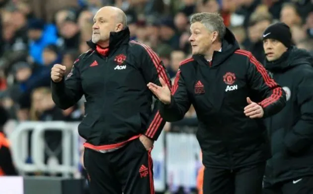 Mike Phelan đã khôi phục triết lý của Sir Alex tại Man Utd như thế nào? - Bóng Đá