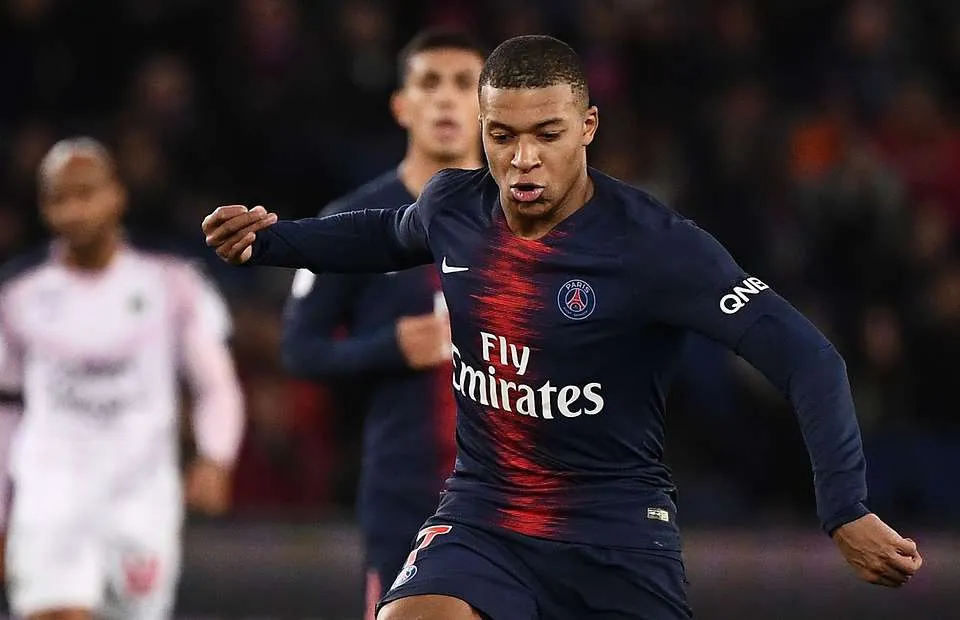 Man Utd cẩn thận, PSG có 1 cái tên không thể ngăn cản! - Bóng Đá