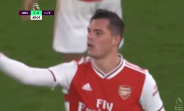 SỐC: Xhaka hành xử điên rồ với khán giả Arsenal - Bóng Đá