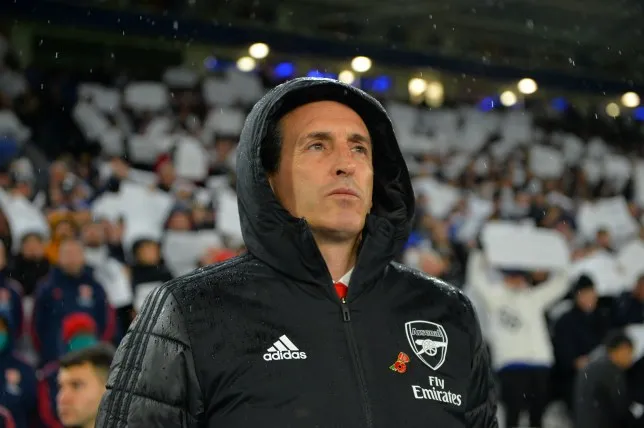 Arsenal hierarchy still ‘100% behind’ Unai Emery and will not sack him despite Leicester City defeat - Bóng Đá