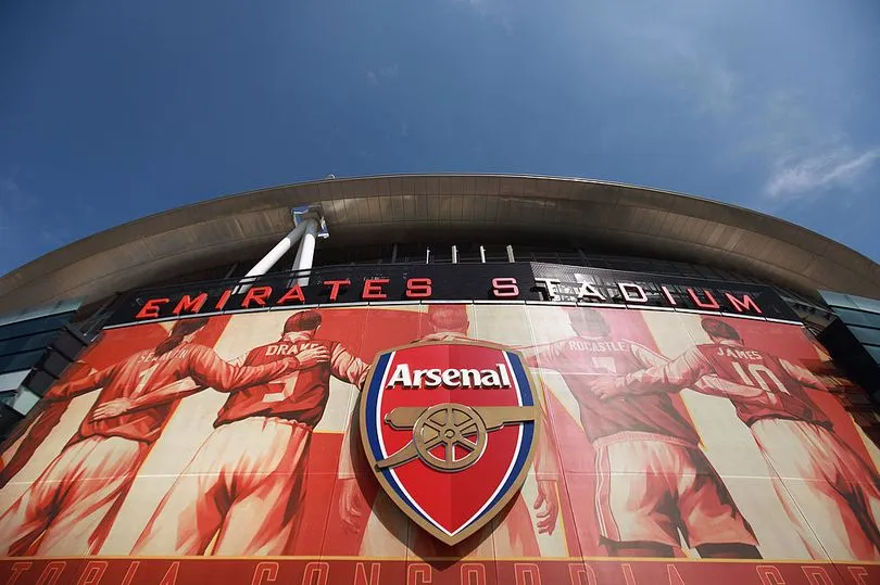 Chính thức: Người Arsenal ký hợp đồng với Trung Quốc - Bóng Đá