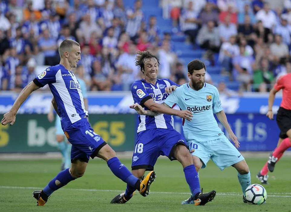 Alaves 0-2 Barca: Bờ vai Leo Messi vẫn rất rộng - Bóng Đá