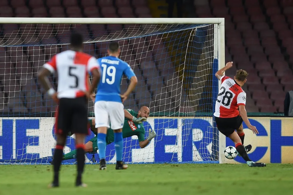 Ảnh: Napoli 3-1 Feyenoord - Bóng Đá