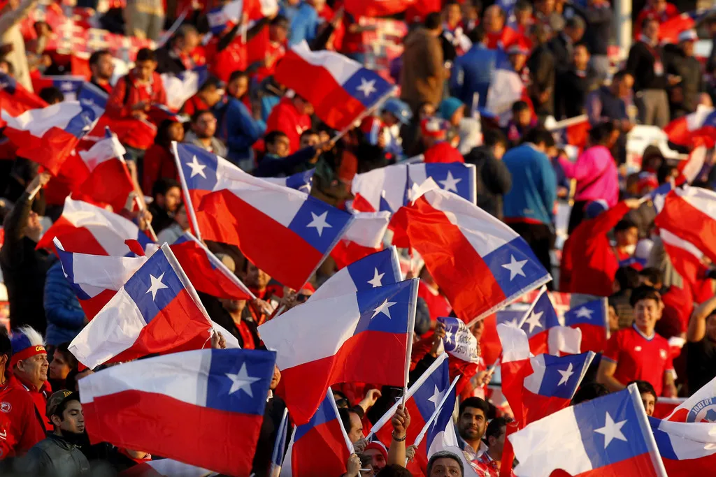 Chile 2-1 Ecuador - Bóng Đá