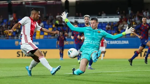 Unuvar steals the show in Estadi Johan Cruyff opener U19 Barca - Bóng Đá