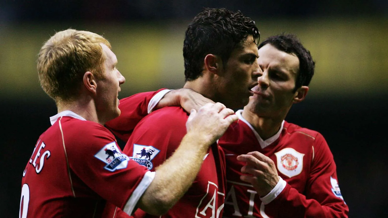 Ronaldo: I’d have been an imbecile not to learn from Man Utd stars Giggs and Scholes - Bóng Đá