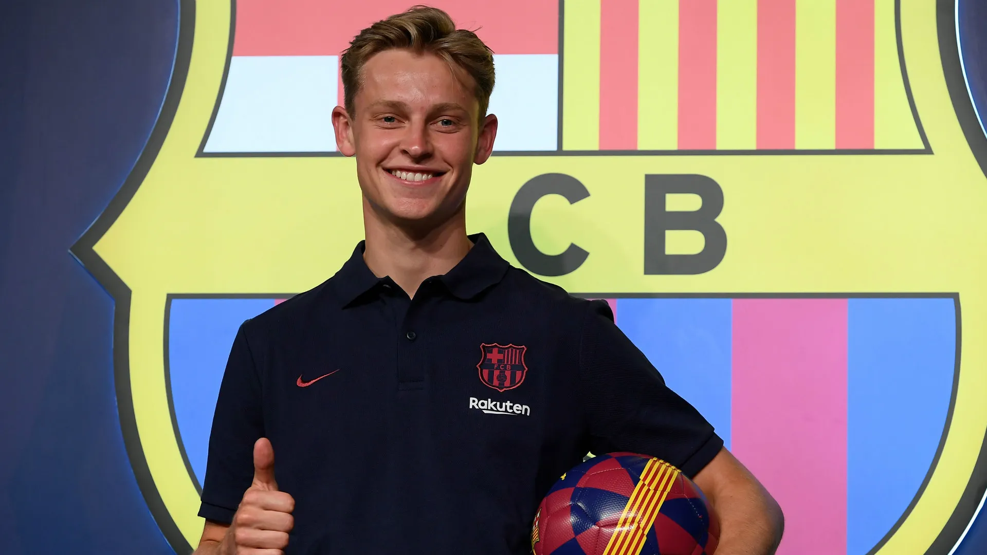 Frenkie de Jong: 'Ban đầu, tôi thấy Barca không thực sự muốn có tôi' - Bóng Đá