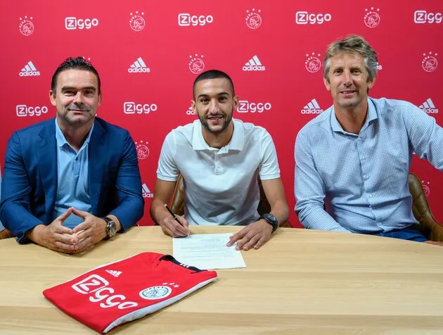 Van der Sar chia tay Ziyech - Bóng Đá