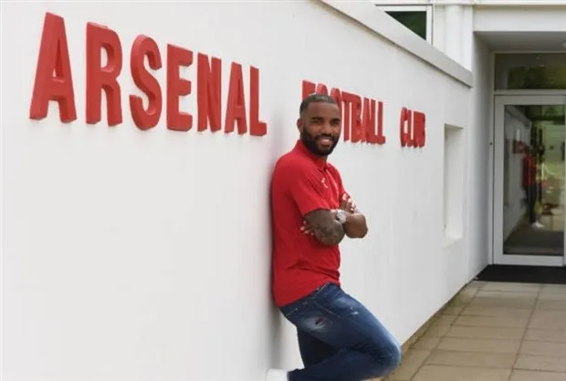 Lacazette là Ian Wright mới của Arsenal - Bóng Đá