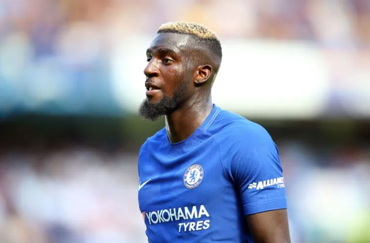 Tiemoue Bakayoko gặp tai nạn xe hơi - Bóng Đá