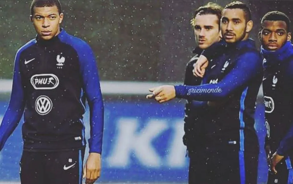 Griezmann sợ mất suất chính thức vào tay Kylian Mbappe - Bóng Đá