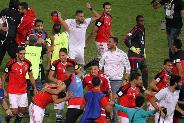 Salah ghi bàn phút 95, Ai Cập lần đầu giành vé dự World Cup sau 28 năm - Bóng Đá