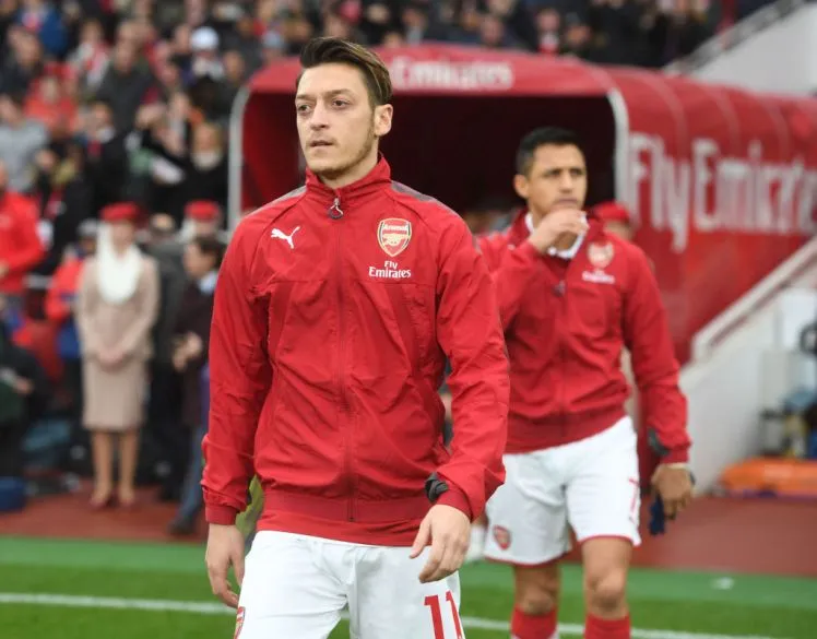 HLV Wenger lên tiếng về tình hình của Mesut Ozil - Bóng Đá