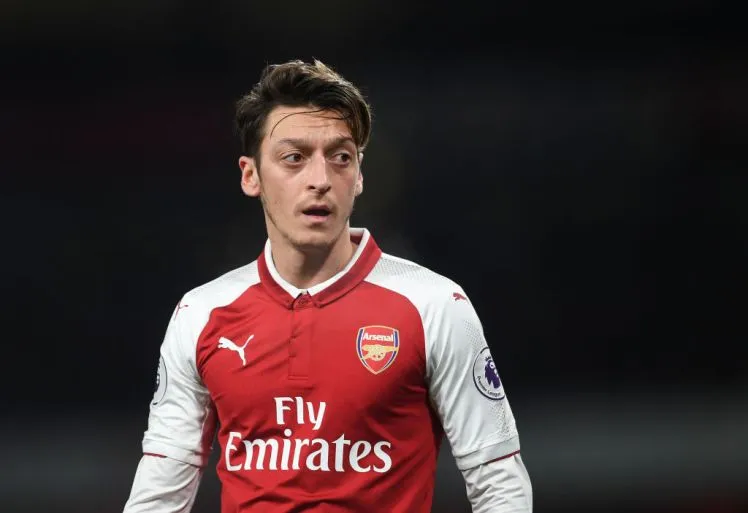 Mesut Ozil nói với bạn thân về điểm đến mới trong sự nghiệp - Bóng Đá