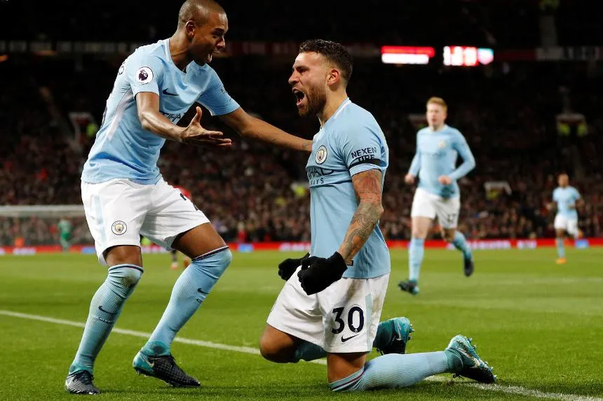 Man City lập kỉ lục, Man Utd mất chuỗi trận bất bại - Bóng Đá