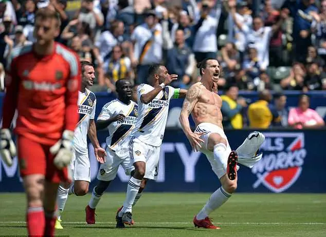 Ibra lập siêu phẩm, La Galaxy ngược dòng ngoạn mục đánh bại Los Angeles FC - Bóng Đá