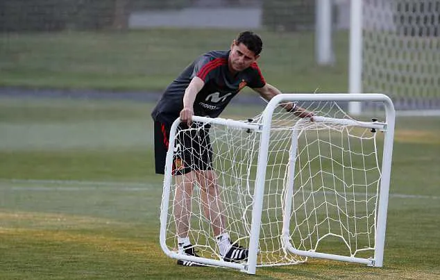 Fernando Hierro lên dây cót tinh thần cho tuyển Tây Ban Nha - Bóng Đá