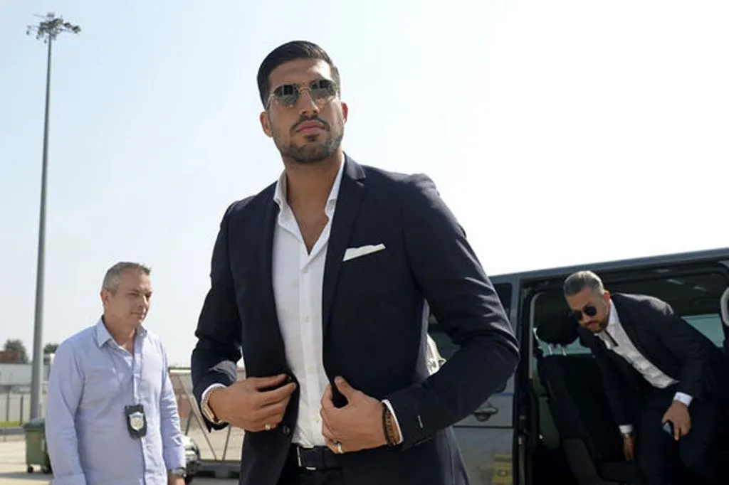 Emre Can bảnh bao có mặt ở Turin kiểm tra y tế - Bóng Đá