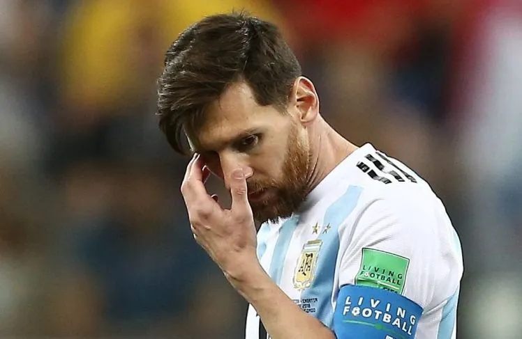 Messi phản ứng thế nào với sai lầm tai hại của Caballero? - Bóng Đá