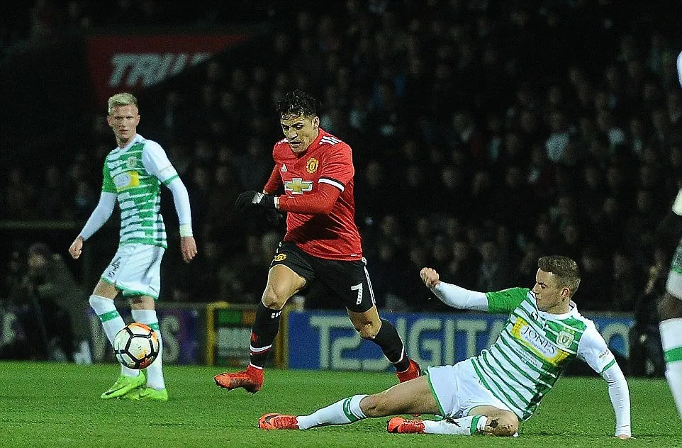 Sanchez ra mắt ấn tượng, Man Utd hủy diệt Yeovil Town - Bóng Đá