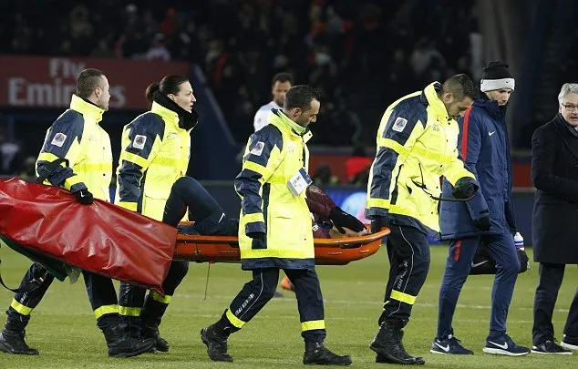 PSG thắng dễ ở trận siêu kinh điển, nhưng Neymar bật khóc vì chấn thương - Bóng Đá