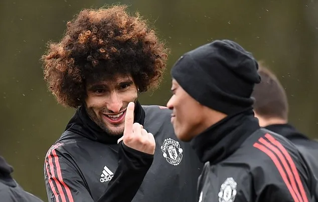 Hình ảnh khó đỡ của Marouane Fellaini trên tạp chí - Bóng Đá