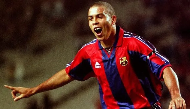 Ronaldo, Vieri và những bản hợp đồng đắt giá nhất Serie A thập niên 90 - Bóng Đá