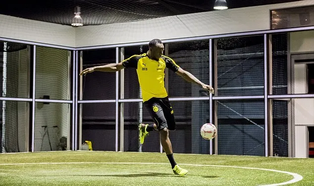 Usain Bolt có buổi tập cùng Dortmund vì giấc mơ bóng đá - Bóng Đá