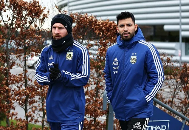 Messi và Aguero như hình với bóng khi lên tuyển - Bóng Đá