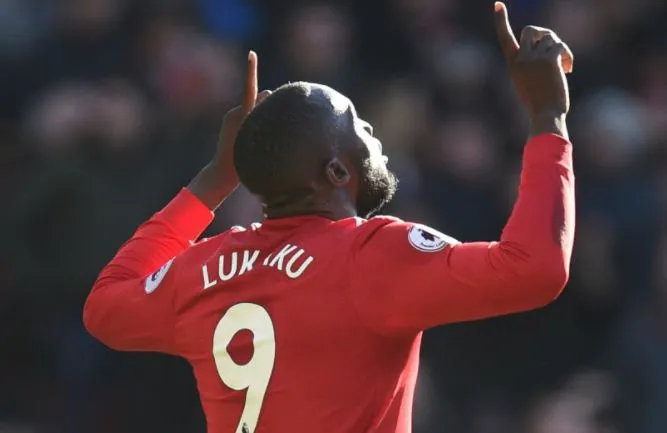 Sút tung lưới Swansea, Lukaku lập cột mốc ấn tượng - Bóng Đá