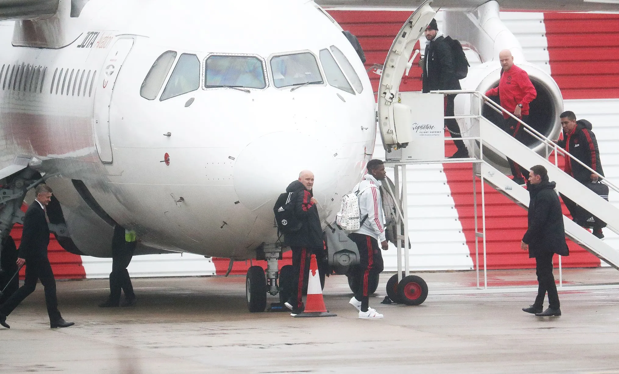 Man Utd sang Cardiff - Bóng Đá