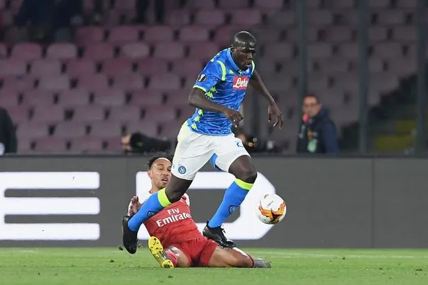 Fan Man Utd quay ngoắt 180 độ vì Koulibaly  - Bóng Đá