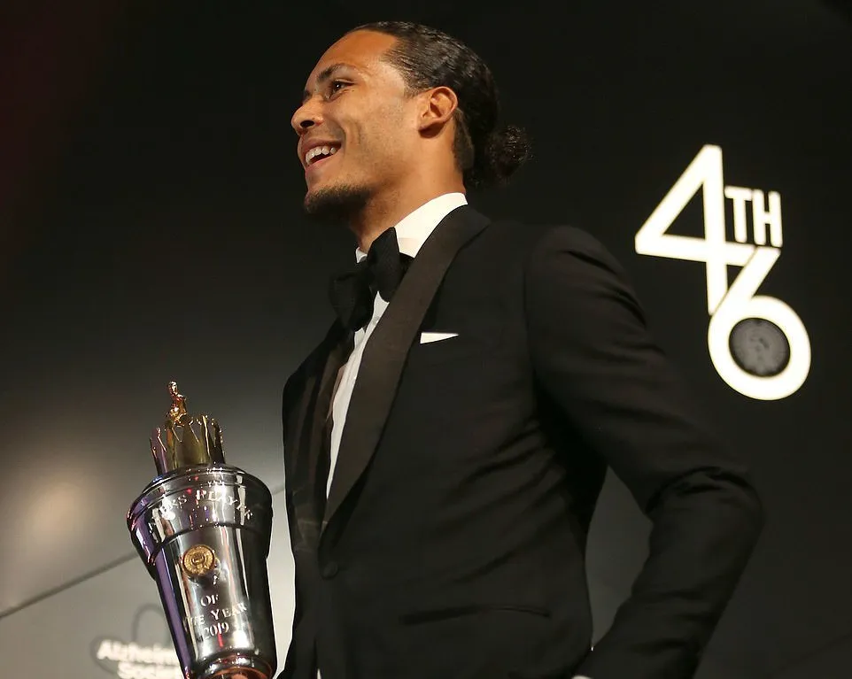 Trao giải PFA Van Dijk - Bóng Đá