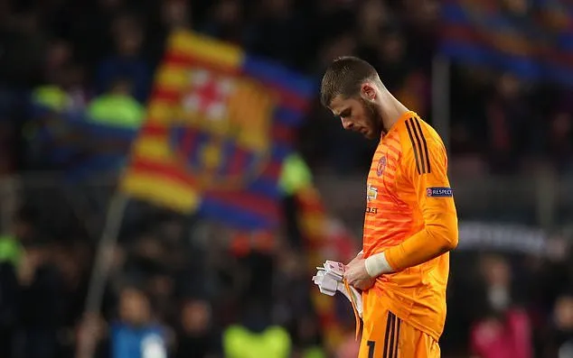 De Gea thư giãn sau màn trình diễn đáng quên - Daily Mail - Bóng Đá