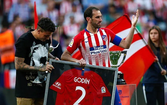 Mất nửa đội hình, HLV Simeone sẽ xây dựng Atletico ra sao? - Bóng Đá