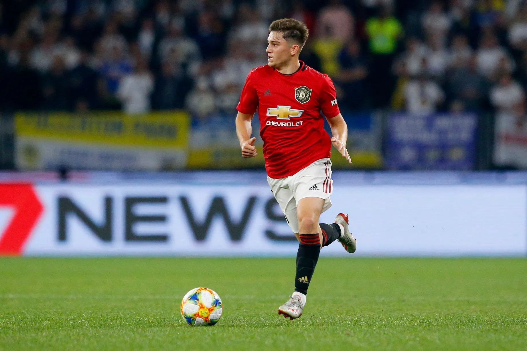 Manchester United's Daniel James Ran From Box-To-Box In Just A Few Seconds - Bóng Đá