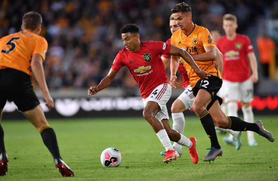 TWO STAY Manchester United ‘working’ on new contracts for Jesse Lingard and Victor Lindelof - Bóng Đá
