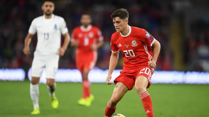 Man Utd's Daniel James compared to PSG superstar Kylian Mbappe by rival boss - Bóng Đá