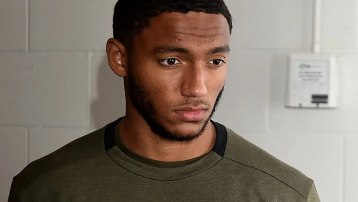 Carragher khen Joe Gomez - Bóng Đá