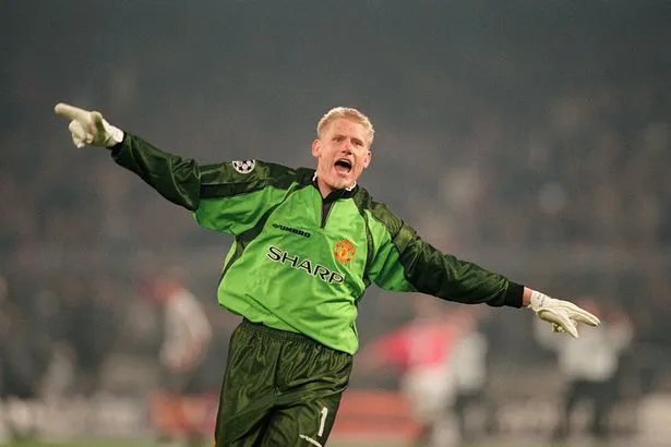 Peter Schmeichel khuyên MU mua Son - Bóng Đá