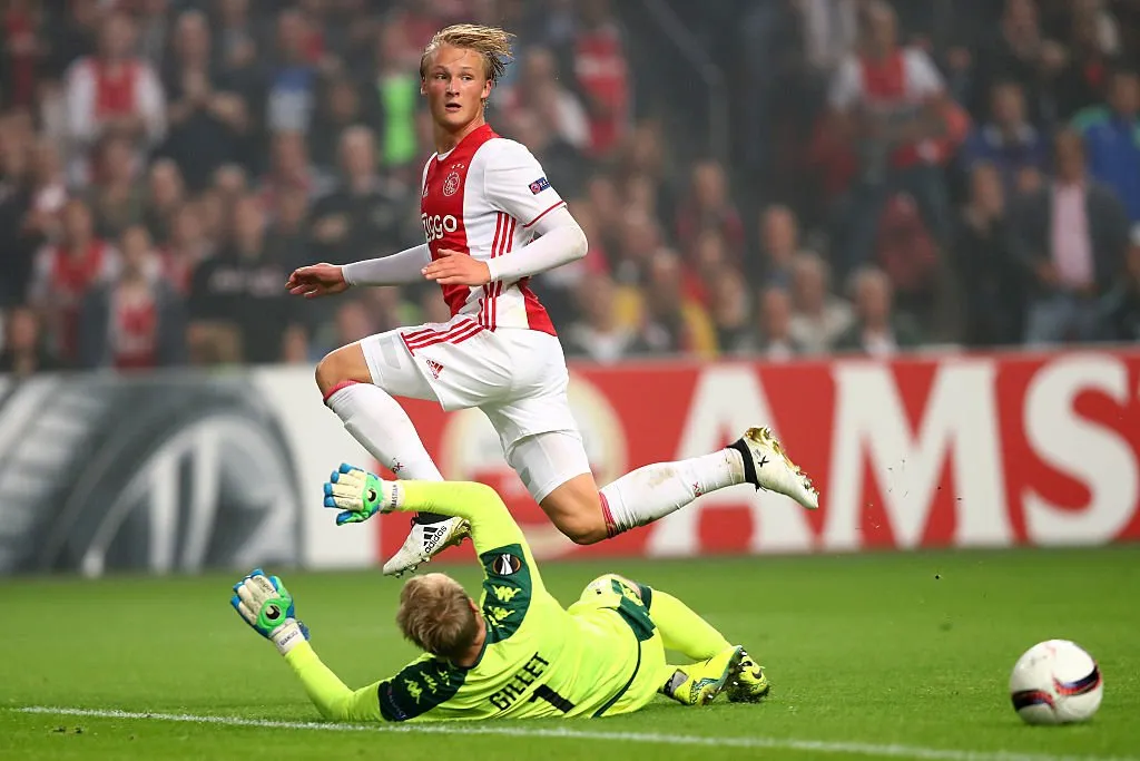 Đội hình kết hợp Ajax & Man United: Davison Sanchez 