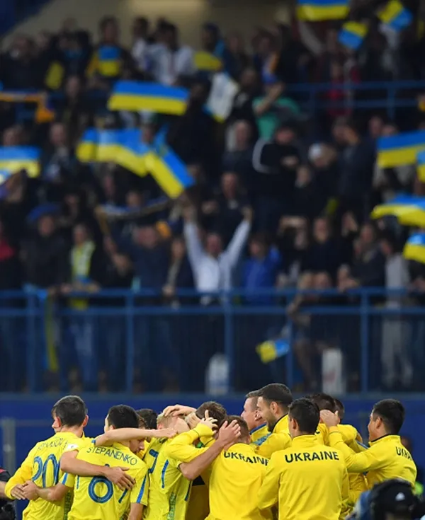 Ukraine 2-0 Thổ Nhĩ Kỳ: Tân binh Dortmund rực sáng - Bóng Đá