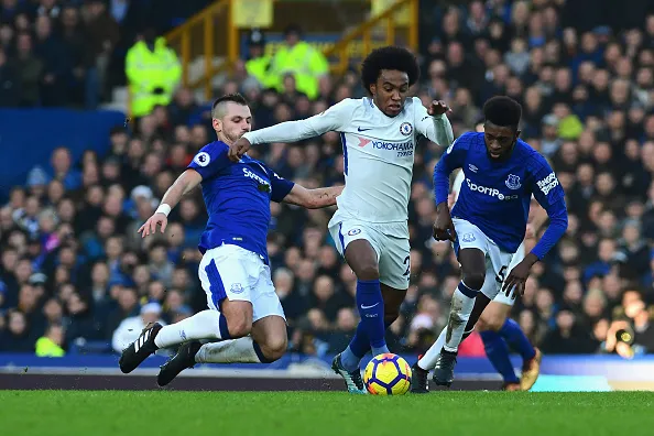 Pickford 'bay như chim', Conte lắc đầu ngao ngán - Bóng Đá